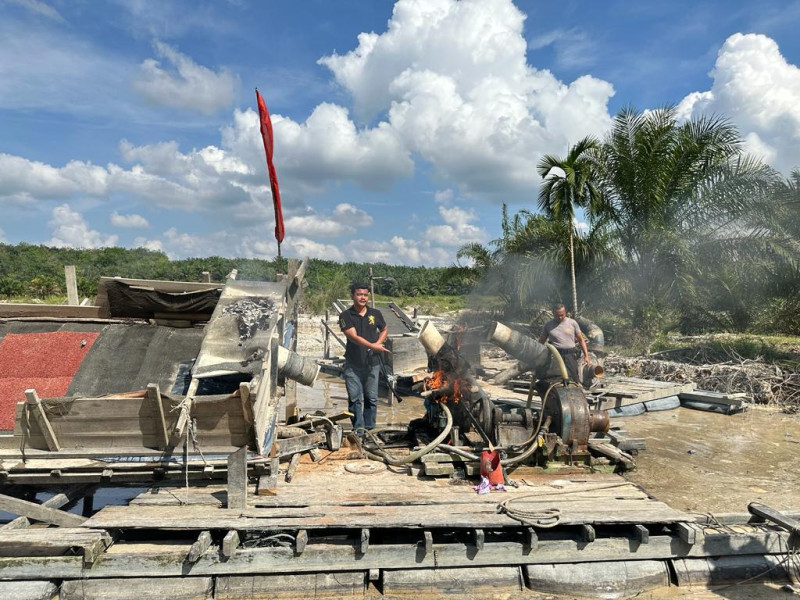 Kapolres Kuansing Bersama Personil Gabungan Langsung Tertibkan PETI Yang Meresahkan Warga Di Muaro Sentajo Kecamatan Sentajo Raya